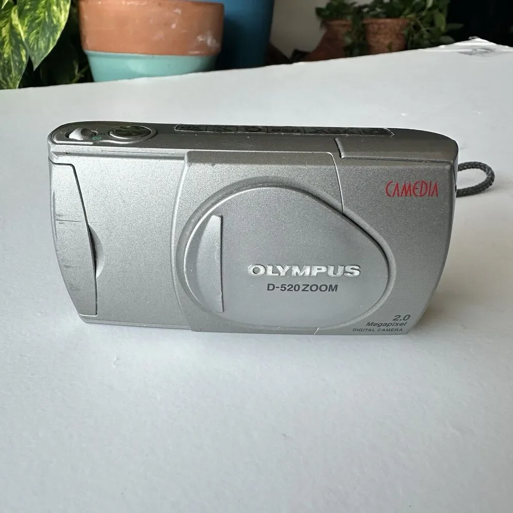 Olympus Camedia D-520 Zoom Digital Camera 2.0 MP Tested Works No Cords/MediaCard